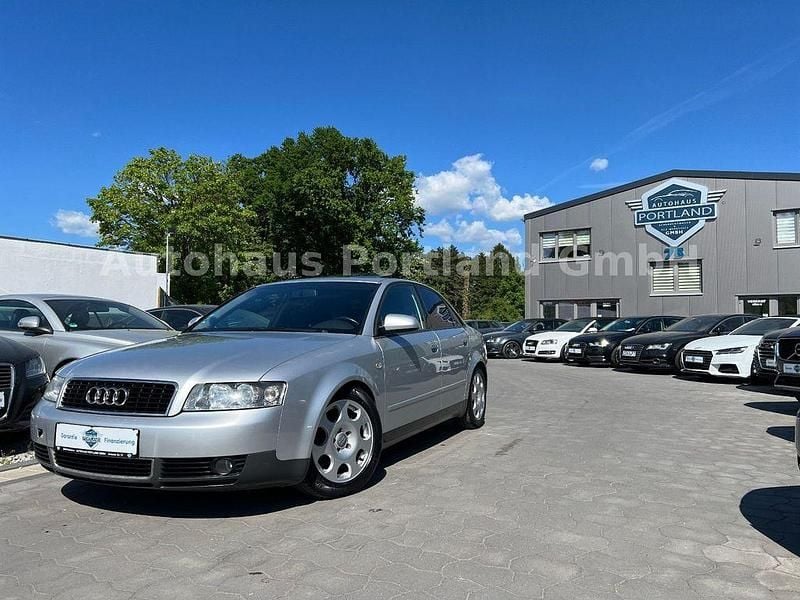 Silber Gebraucht 2001 Audi A4 Limousine | 3.499 € (Etwas zu teuer) - Bild 1/4