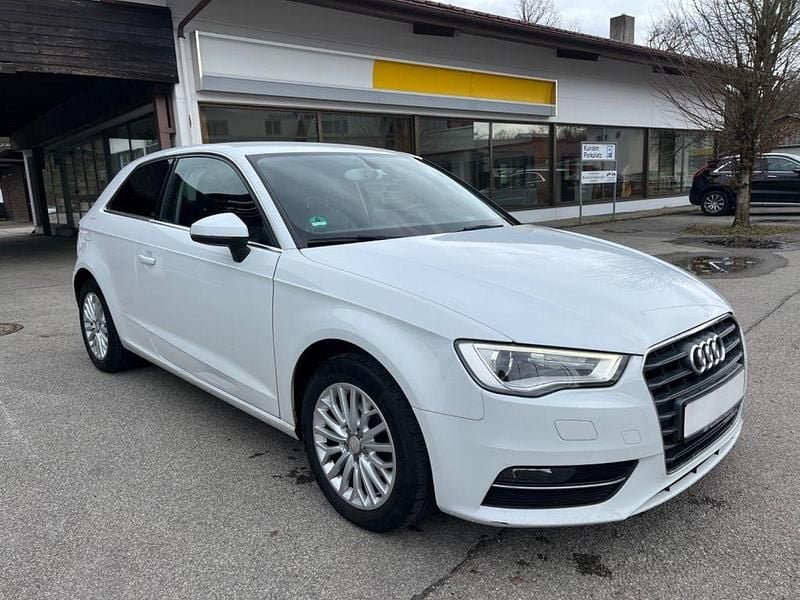 Gebraucht Audi A3 Ambiente 105 PS (77 kW) 2013 Weiß Limousine