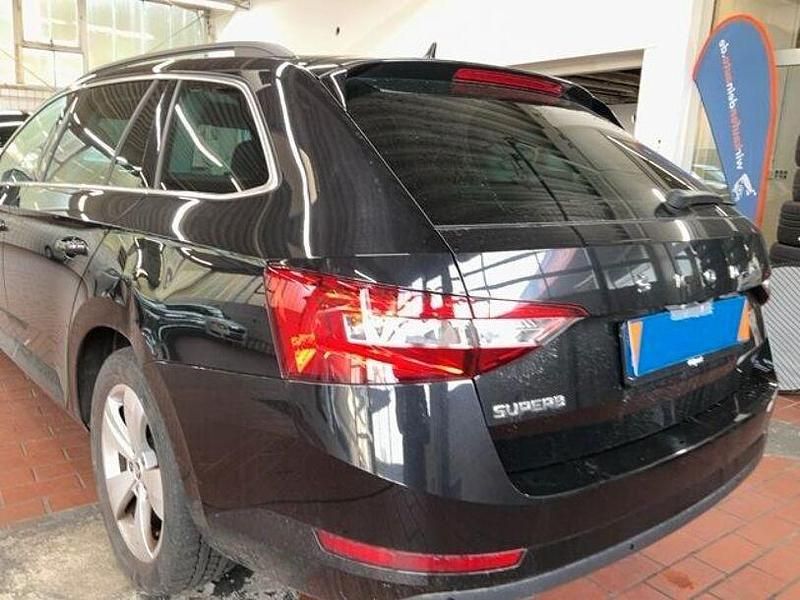 Gebraucht Skoda Superb Ambition 180 PS (132 kW) 2016 Schwarz Kombi