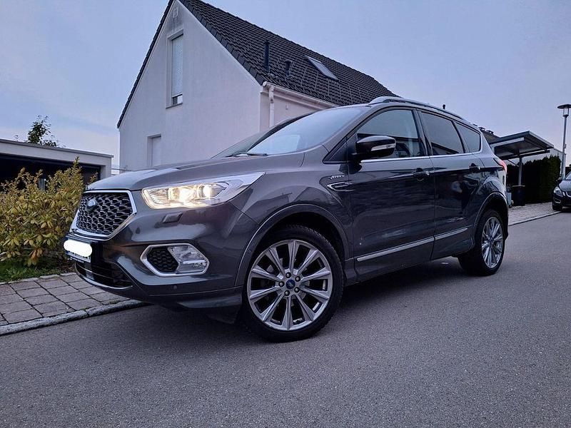 Grau Gebraucht 2019 Ford Kuga Vignale SUV | 18.900 € (Fairer Preis) - Bild 1/4