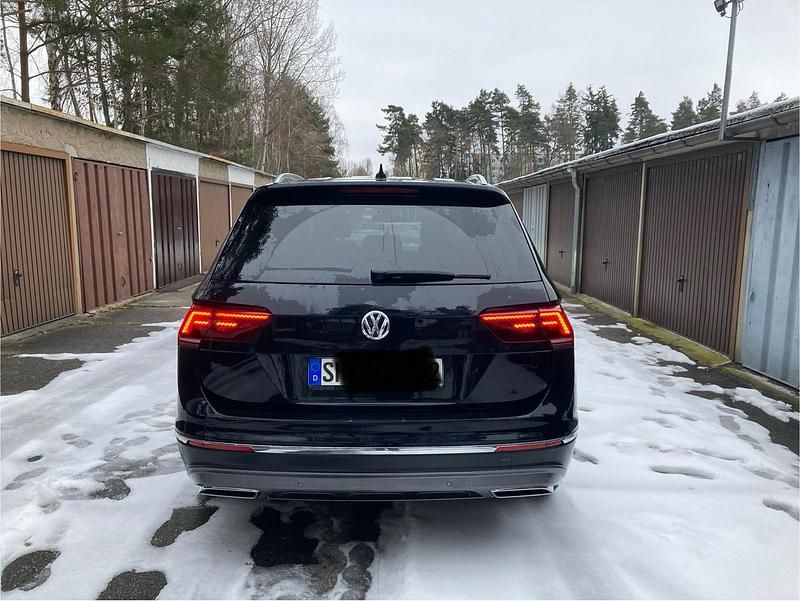 Gebraucht VW Tiguan Allspace Highline 239 PS (175 kW) 2020 Schwarz SUV