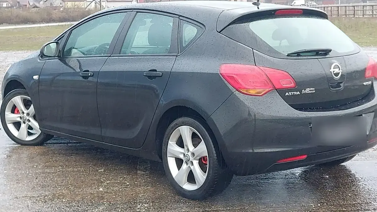 Gebraucht Opel Astra 110 PS (80 kW) 2011 Schwarz Kombi