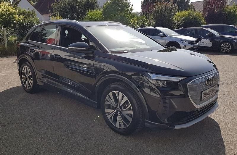 Gebraucht Audi Q4 e-tron S-Line 219 kW (299 PS) 2022 Schwarz SUV