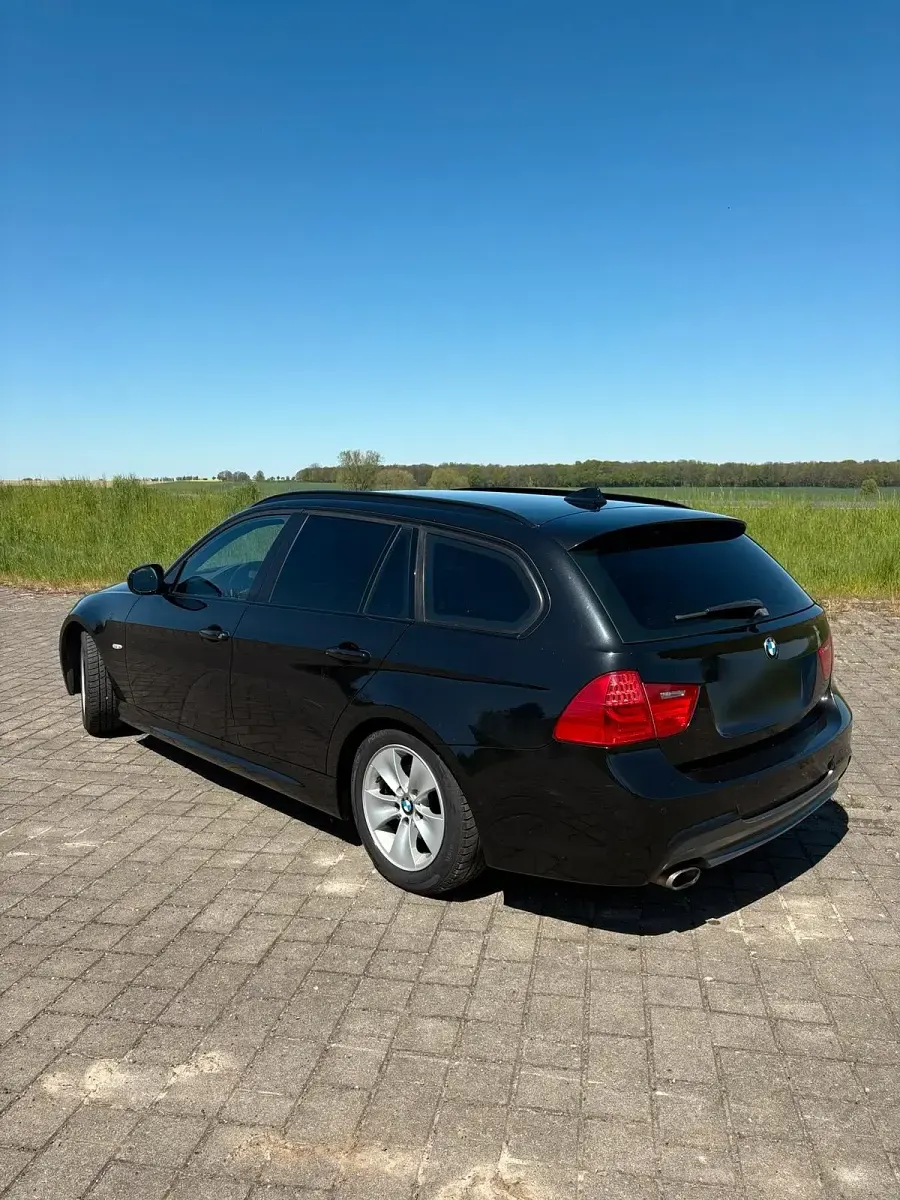 Gebraucht BMW 320 M Sport 170 PS (125 kW) 2011 Schwarz Kombi