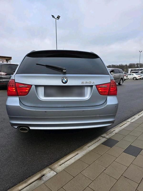 Gebraucht BMW 320 177 PS (130 kW) 2008 Kombi