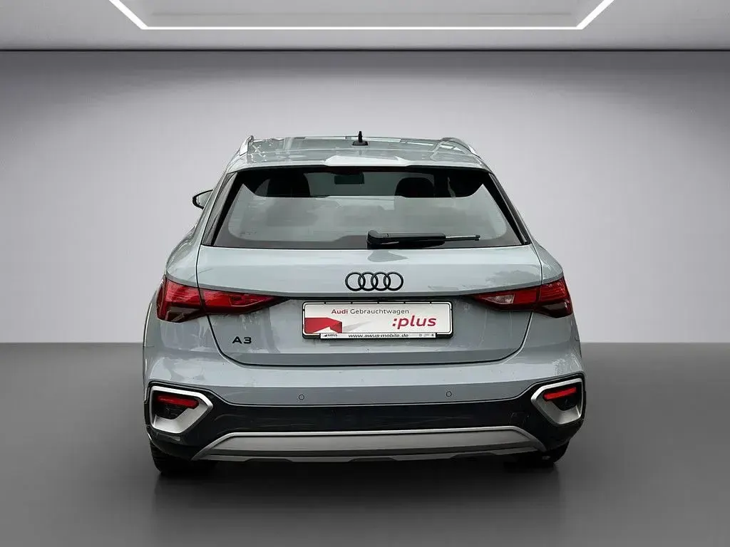Gebraucht Audi A3 Ambiente 150 PS (110 kW) 2024 Pfeilgrau perleffekt Kombi
