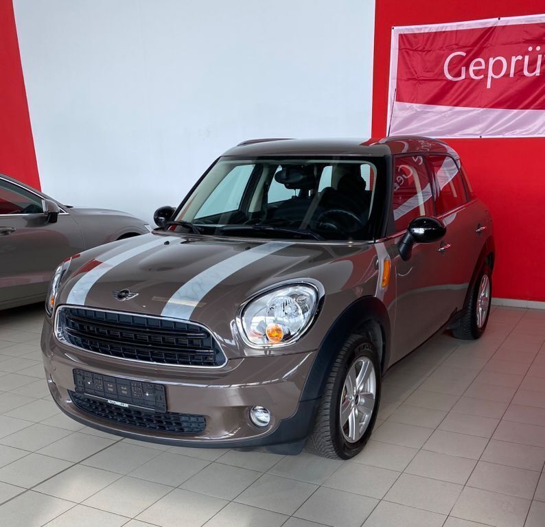 Braun Gebraucht 2015 Mini One Countryman SUV | 11.399 € (Guter Preis) - Bild 1/4