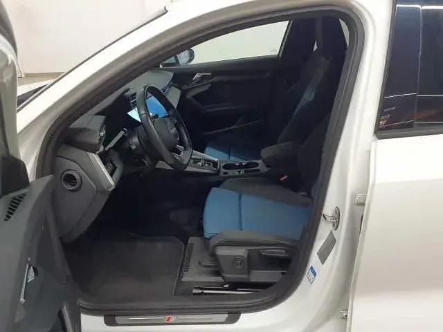 Second-hand Audi A3 S-Line 150 CP (110 kW) 2022 Alb Berlinǎ