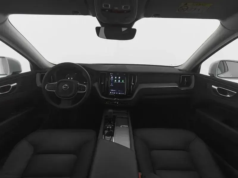 Gebraucht Volvo XC60 Core 197 PS (144 kW) 2023 Crystal white / SUV