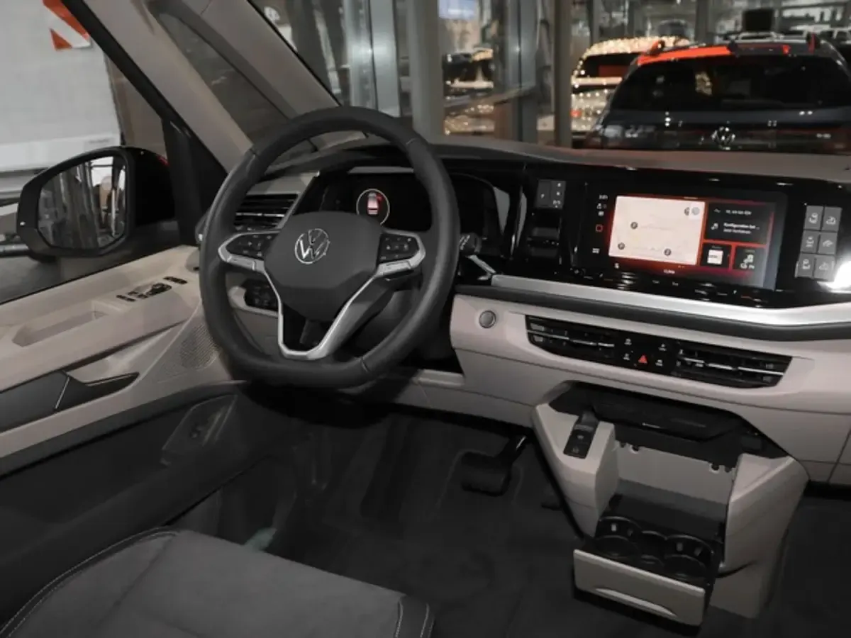 Gebraucht VW California California 177 PS (130 kW) 2025 Monosilber metallic Van