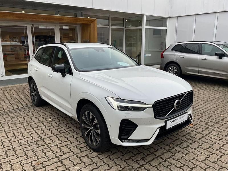 Gebraucht Volvo XC60 Plus 197 PS (144 kW) 2023 Weiß SUV