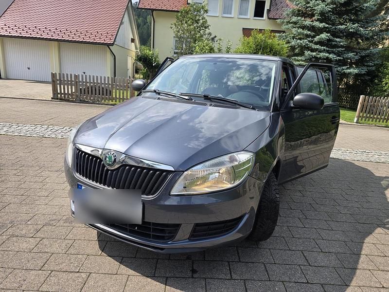 Gebraucht Skoda Fabia 70 PS (51 kW) 2012 Grau Limousine