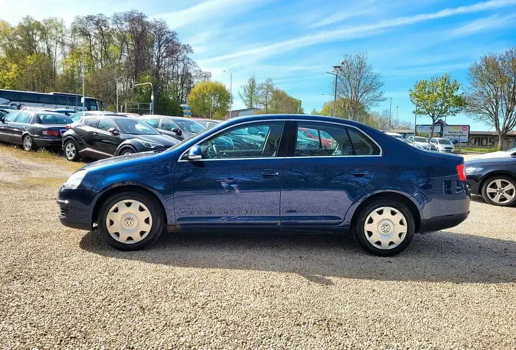 Gebraucht VW Jetta Comfortline 116 PS (85 kW) 2006 Shadow blue metallic Limousine