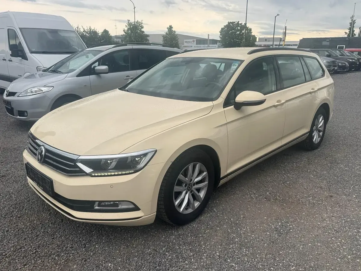 Usata VW Passat 150 CV (110 kW) 2018 Andere farben Station wagon