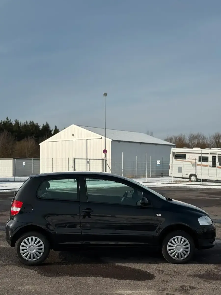 Gebraucht VW Fox 55 PS (40 kW) 2005 Schwarz Kleinwagen