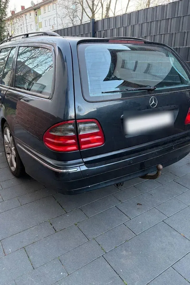 Gebraucht Mercedes E240 Avantgarde 170 PS (125 kW) 2002 Blau Kombi