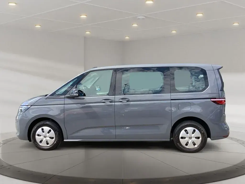 Gebraucht VW Multivan Basis 150 PS (110 kW) 2023 Grau Van / Kleinbus
