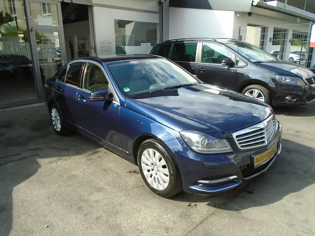 Gebraucht Mercedes C200 Elegance 184 PS (135 kW) 2013 Blau Limousine