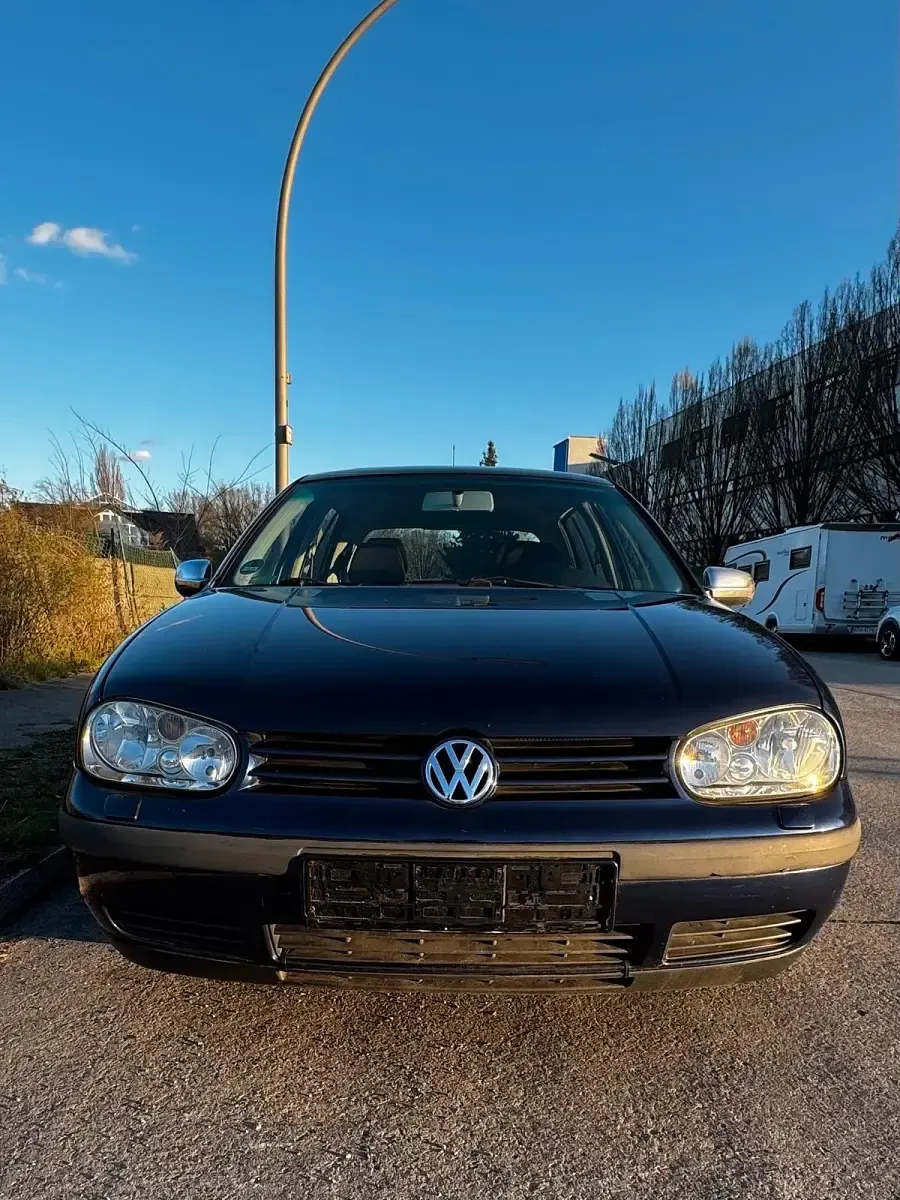 Gebraucht VW Golf IV Edition 101 PS (74 kW) 2002 Blau Kleinwagen