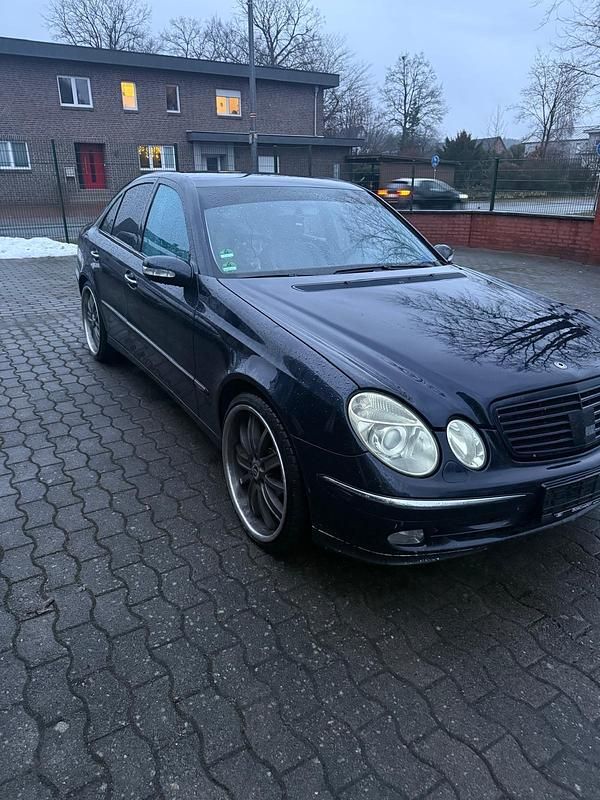 Gebraucht Mercedes E500 306 PS (225 kW) 2002 Blau Limousine