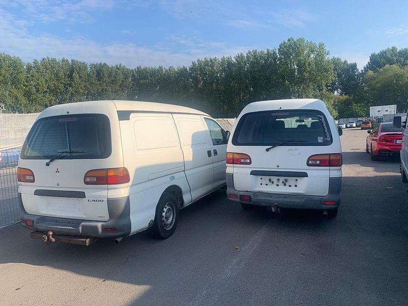 Gebraucht Mitsubishi L400 87 PS (63 kW) 2000 Weiß Van / Kleinbus