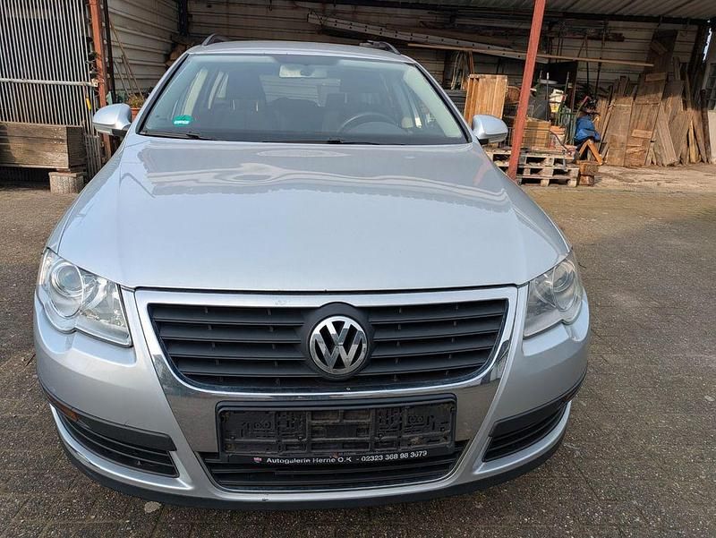 Gebraucht VW Passat Individual 105 PS (77 kW) 2008 Silber Kombi