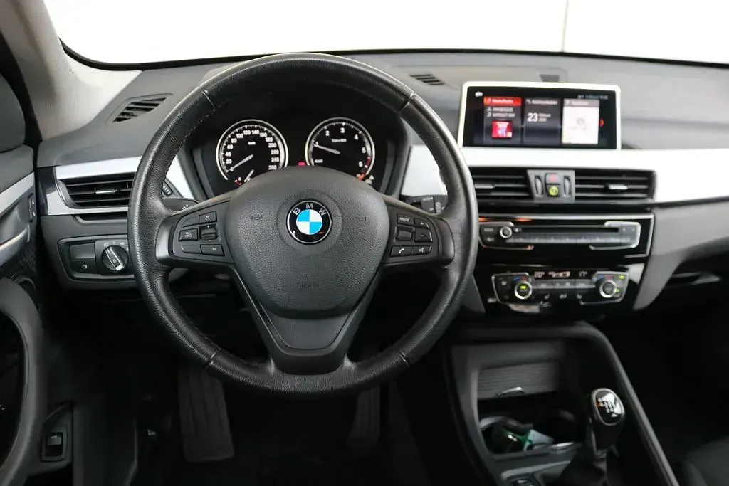 Gebraucht BMW X1 Advantage 150 PS (110 kW) 2019 Jucarobeige metallic SUV