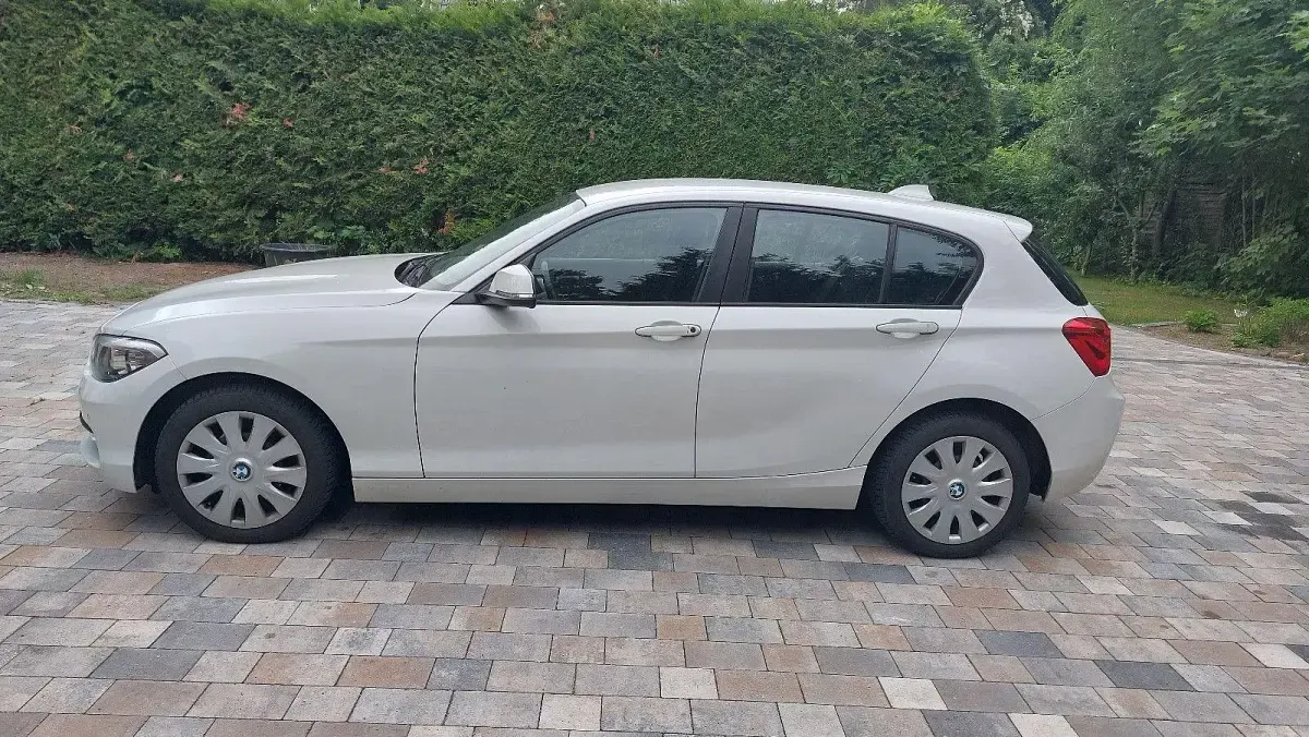 Gebraucht BMW 116 Advantage 109 PS (80 kW) 2015 Weiß Kleinwagen