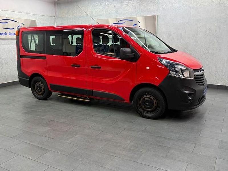 Gebraucht Opel Vivaro 90 PS (66 kW) 2015 Rot Van / Kleinbus