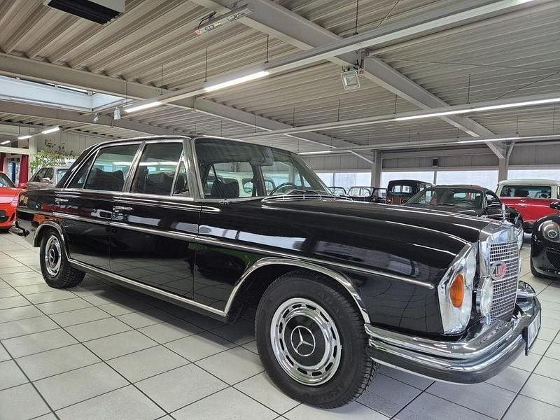 Gebraucht Mercedes 300 250 PS (183 kW) 1969 Schwarz Limousine
