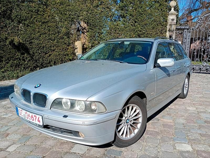 Gebraucht BMW 525 192 PS (141 kW) 2002 Silber Kombi