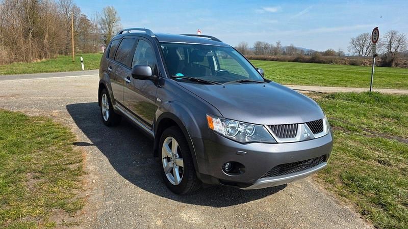 Gebraucht Mitsubishi Outlander Instyle 156 PS (114 kW) 2008 Grau SUV