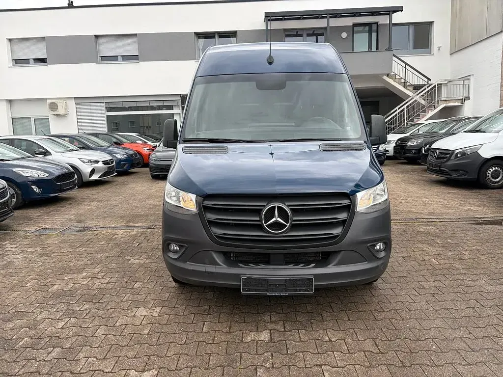 Używany Mercedes Sprinter 150 KM (110 kW) 2020 Niebieski Van