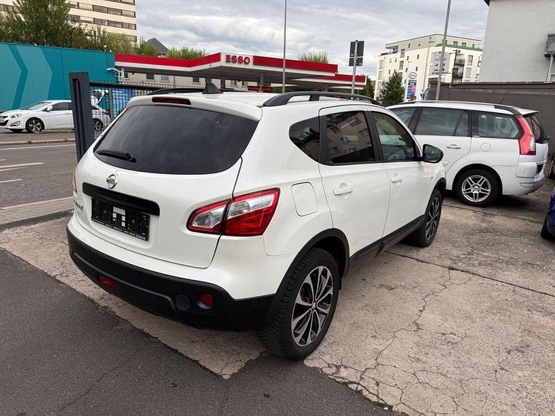 Gebraucht Nissan Qashqai 360º 141 PS (103 kW) 2013 Weiß SUV