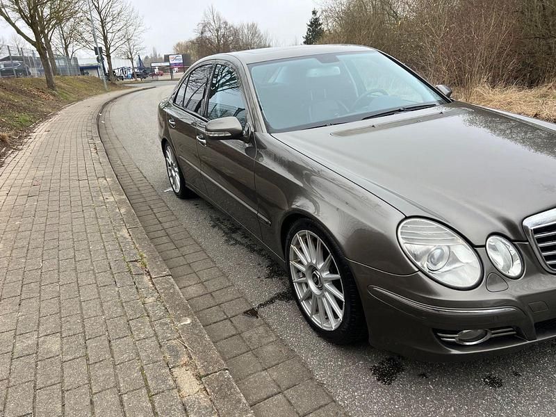 Gebraucht Mercedes E420 Avantgarde 314 PS (230 kW) 2007 Grau Limousine