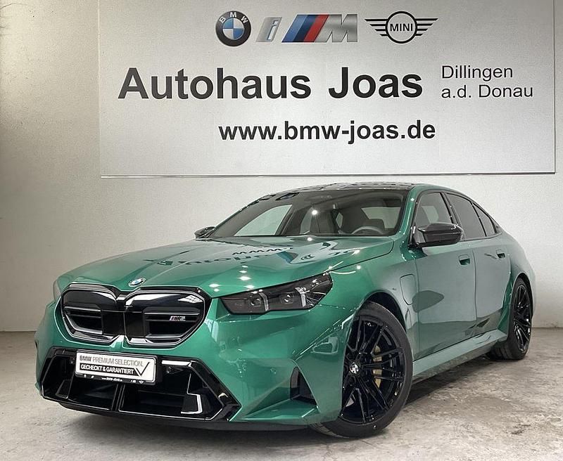 M isle of man grün Gebraucht 2024 BMW M5 Sport Line Limousine | 136.500 € - Bild 1/4