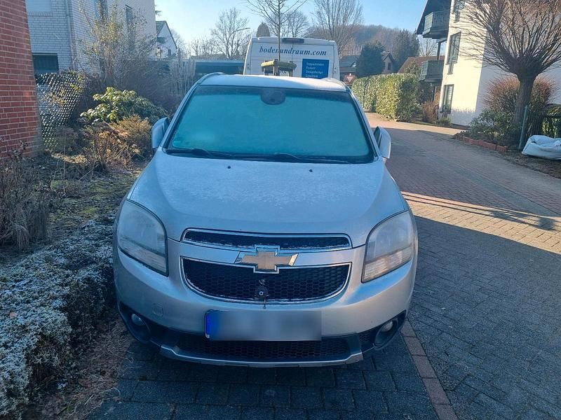 Gebraucht Chevrolet Orlando 163 PS (119 kW) 2012 Silber Van / Kleinbus