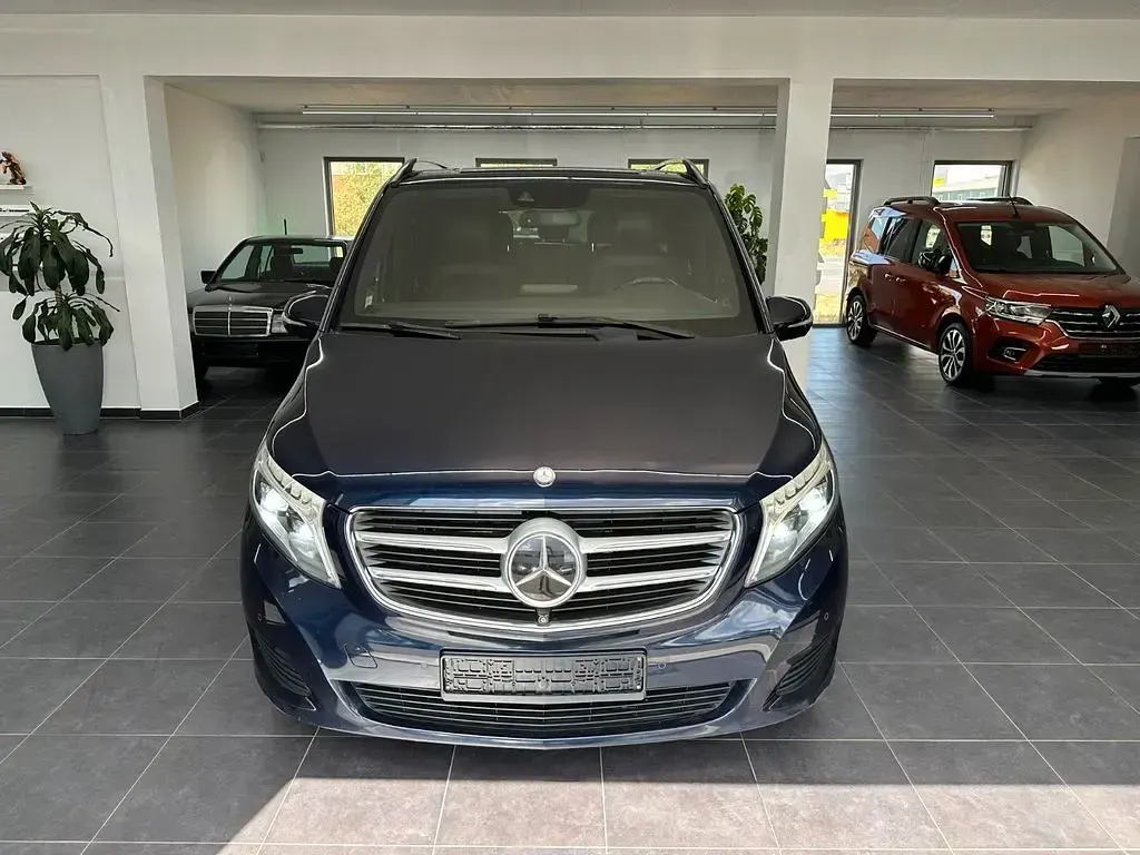 Gebraucht Mercedes V250 Avantgarde Edition 190 PS (139 kW) 2014 Blau Van / Kleinbus
