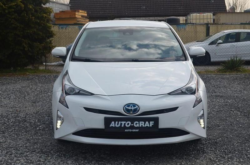 Gebraucht Toyota Prius Executive 122 PS (89 kW) 2016 Weiß Limousine