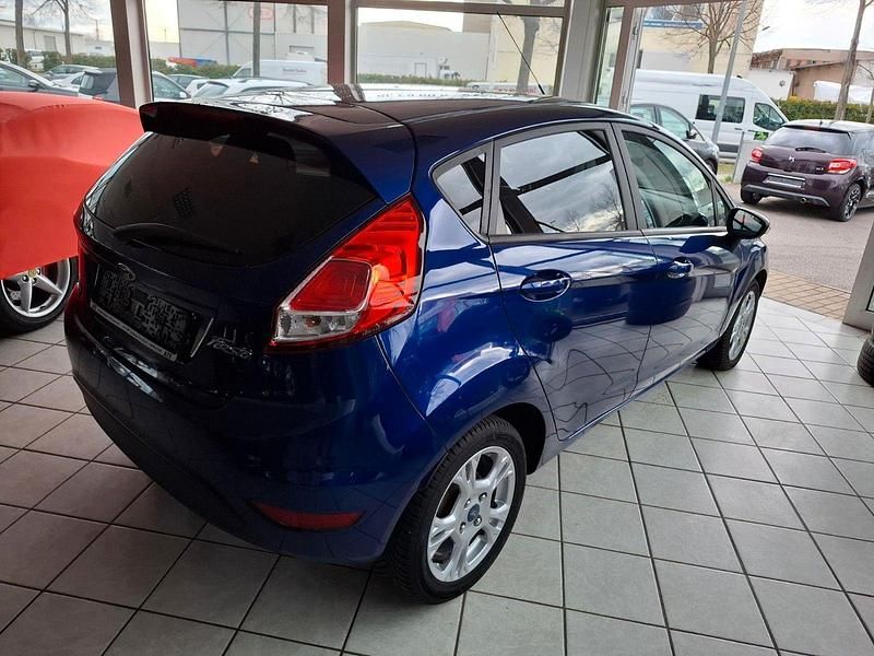 Gebraucht Ford Fiesta Trend 75 PS (55 kW) 2017 Blau Kleinwagen