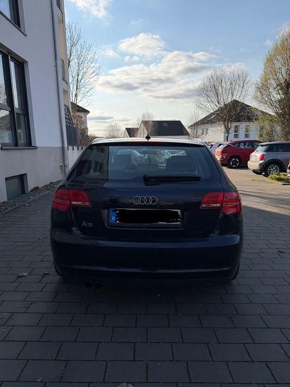 Gebraucht Audi A3 125 PS (91 kW) 2010 Blau Kleinwagen