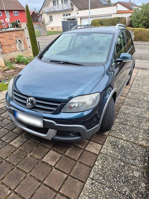 Second-hand VW Golf 105 CP (77 kW) 2007 Albastru SUV