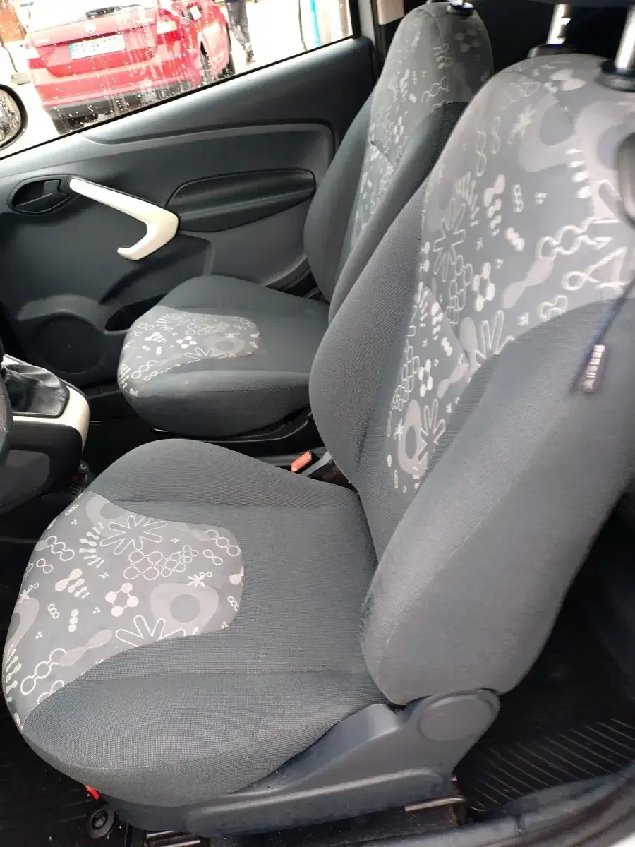 Gebraucht Ford Ka 70 PS (51 kW) 2011 Silber Kleinwagen