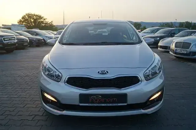 Gebraucht Kia Ceed Edition 7 99 PS (72 kW) 2016 Silber Kleinwagen
