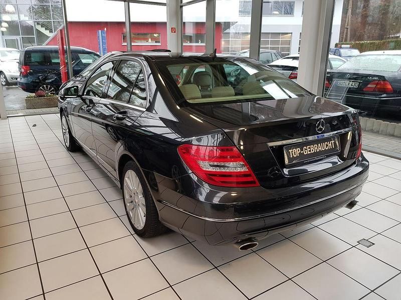 Gebraucht Mercedes C350 Elegance 306 PS (225 kW) 2013 Schwarz Limousine