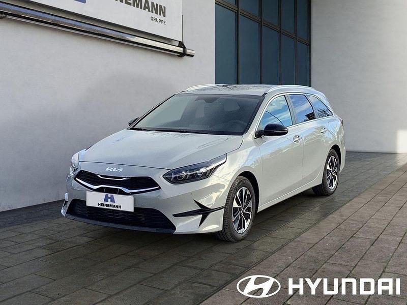Neu Kia Ceed 101 PS (74 kW) 2025 Grau Kleinwagen