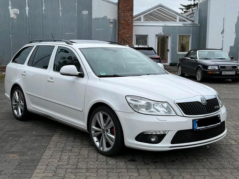 Gebraucht Skoda Octavia RS 200 PS (147 kW) 2011 Weiß Kombi