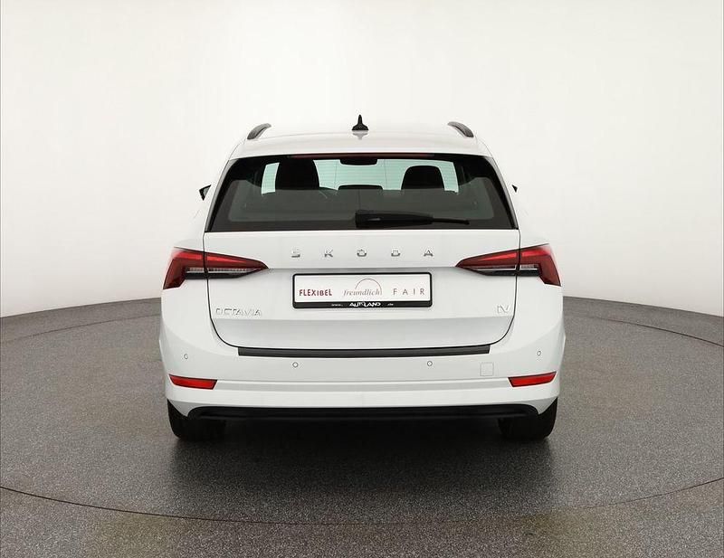 Gebraucht Skoda Octavia 204 PS (150 kW) 2022 Weiß Kombi