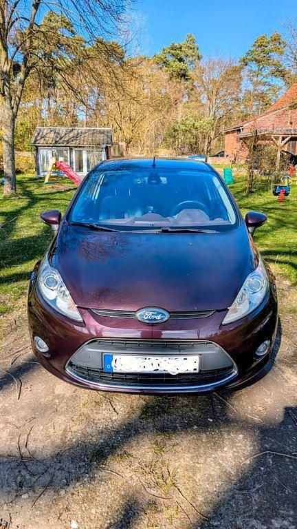 Gebraucht Ford Fiesta Titanium 90 PS (66 kW) 2009 Violet Kleinwagen