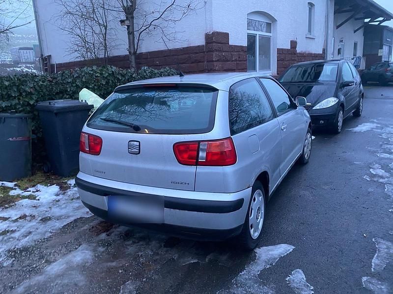 Gebraucht Seat Ibiza 101 PS (74 kW) 2000 Silber Kleinwagen